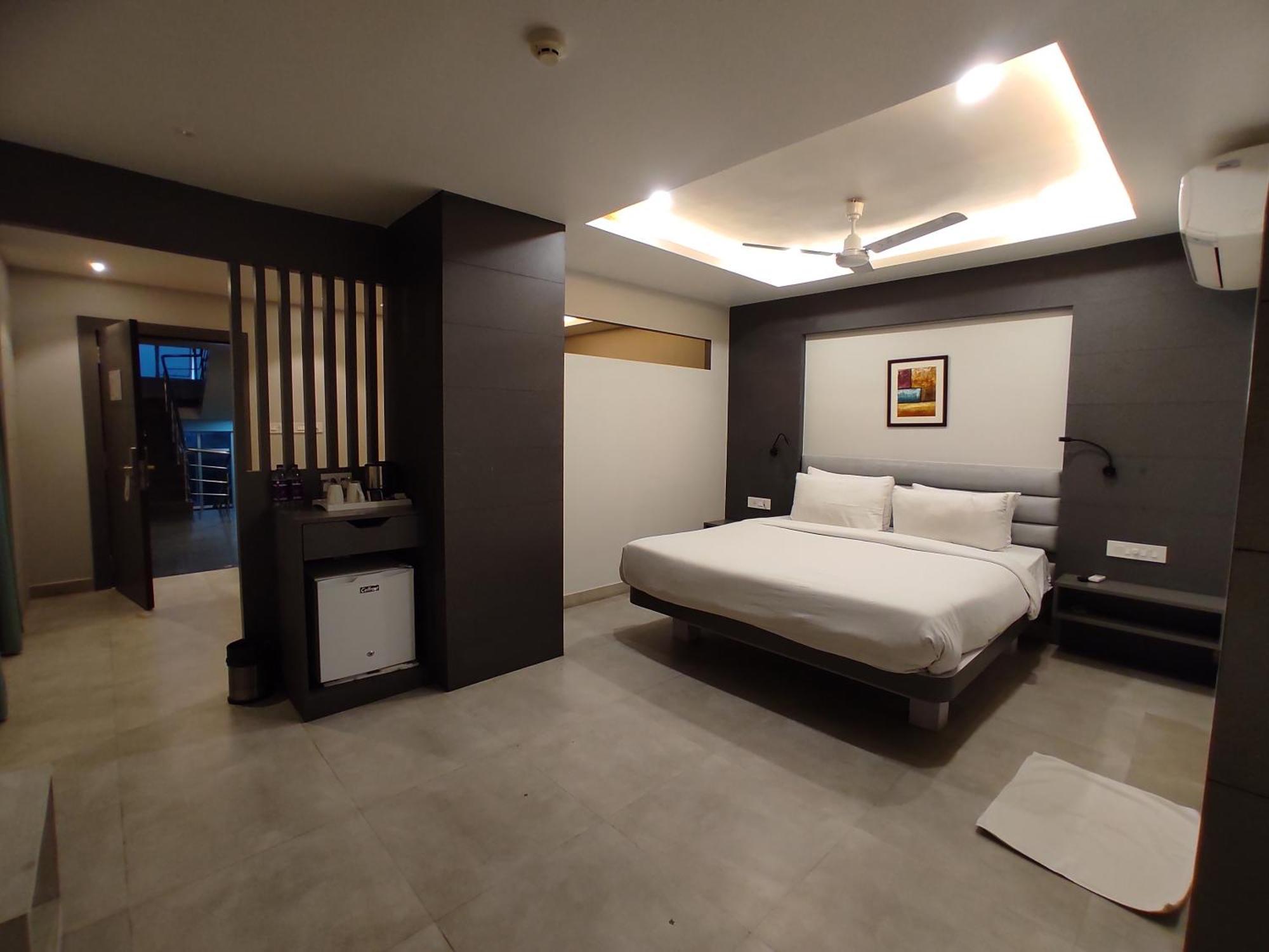Hotel Rishiraj, Nagaon Nagaon  Экстерьер фото