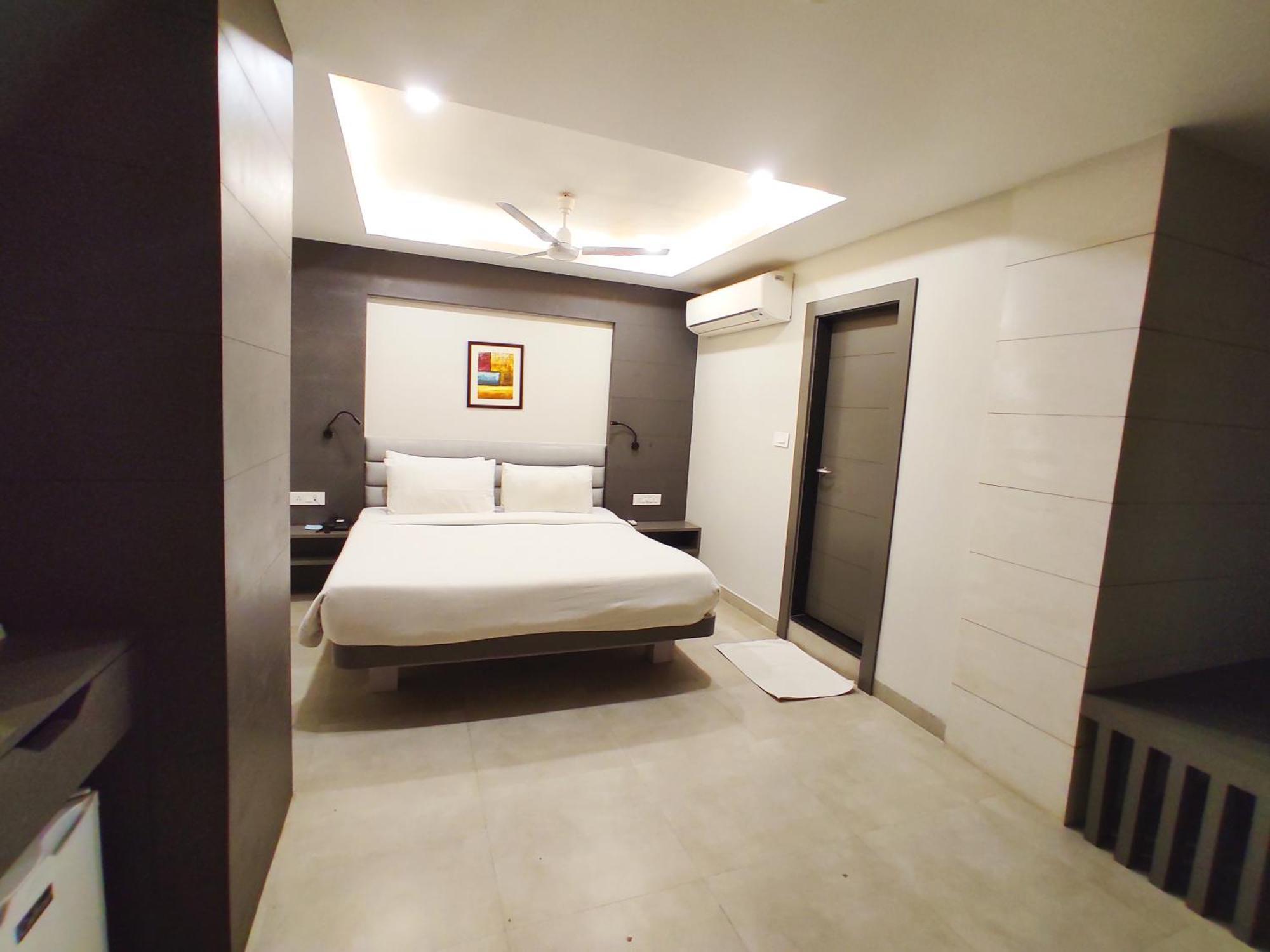 Hotel Rishiraj, Nagaon Nagaon  Экстерьер фото