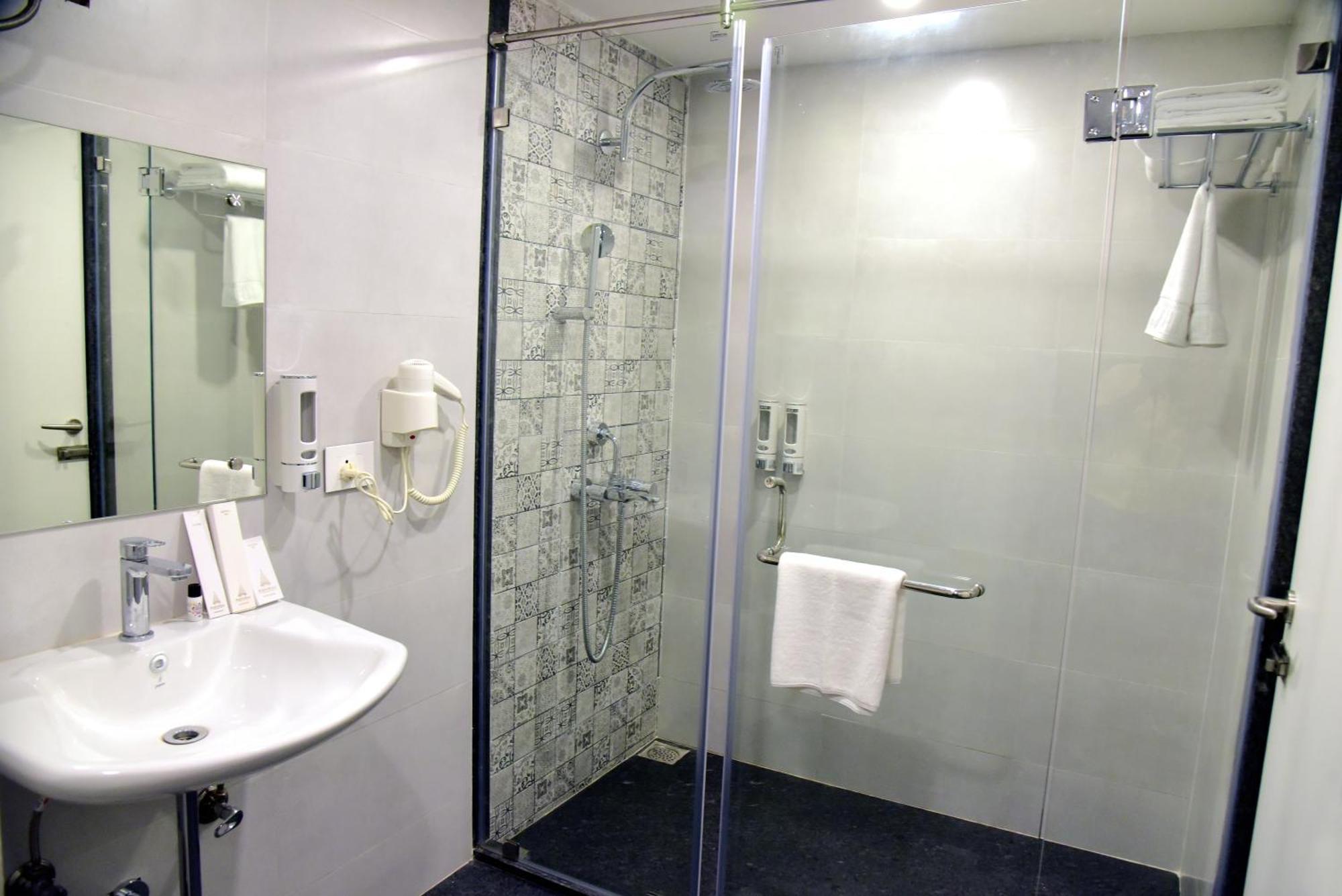 Hotel Rishiraj, Nagaon Nagaon  Экстерьер фото